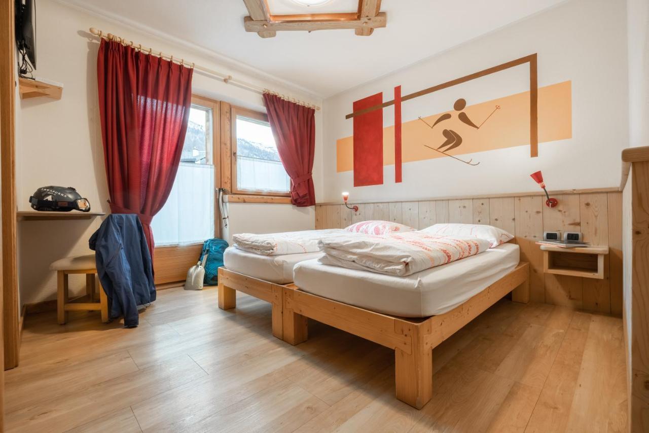 Hotel Alegra リヴィーニョ エクステリア 写真
