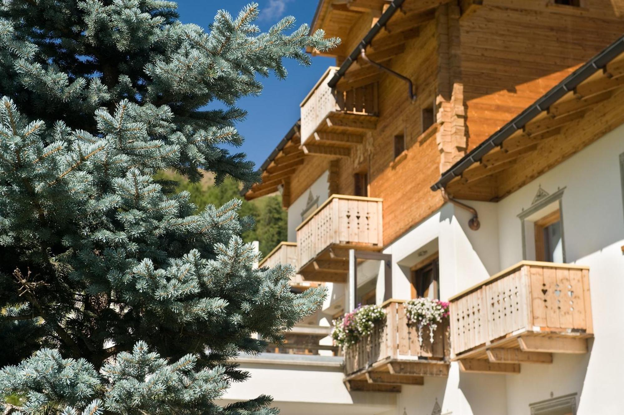Hotel Alegra リヴィーニョ エクステリア 写真