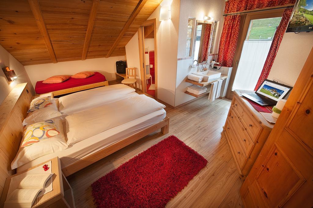 Hotel Alegra リヴィーニョ エクステリア 写真
