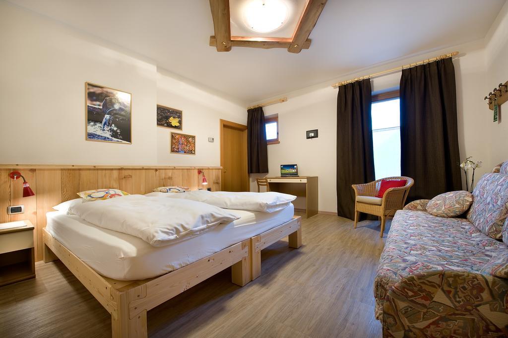 Hotel Alegra リヴィーニョ エクステリア 写真